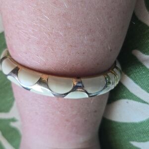 Vintage Polka Dot Cream Enamel and Gold Tone Bangle Clamper Bracelet💫
